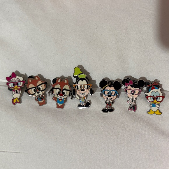 7 2010 Disney Pins - COMPLETE SET